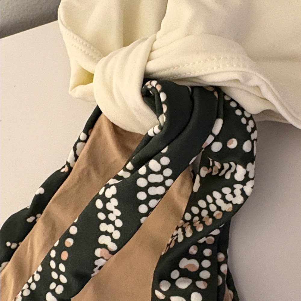 ❌SOLD❌NWT [Summersalt] Bow One-Shoulder Sidestroke Swimsuit Swim Top Women’s 10 - Picture 9 of 12